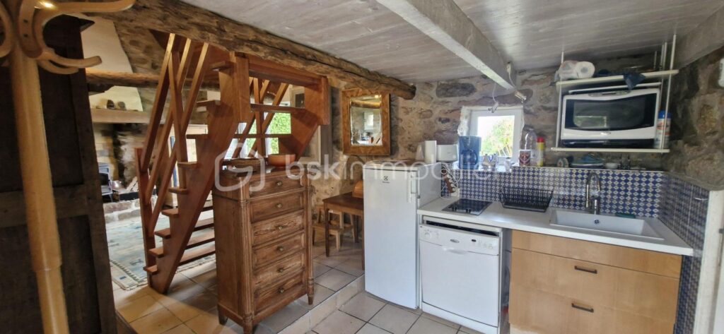 MAISON ET GITES EMPLACEMENT IDEAL! – 7 pièces – 4 chambres – 140 m²