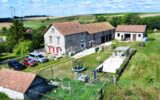 À vendre Authentique longère rénovée avec dépendances et grand terrain Saint-Gengoulph (proche Gandelu, 02) – 8 pièces – 5 chambres – 200 m²