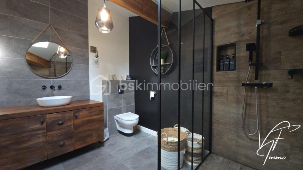 A vendre : Maison d’Architecte, studio indépendant, Piscine, au Beausset, Var – 6 pièces – 5 chambres – 200 m²