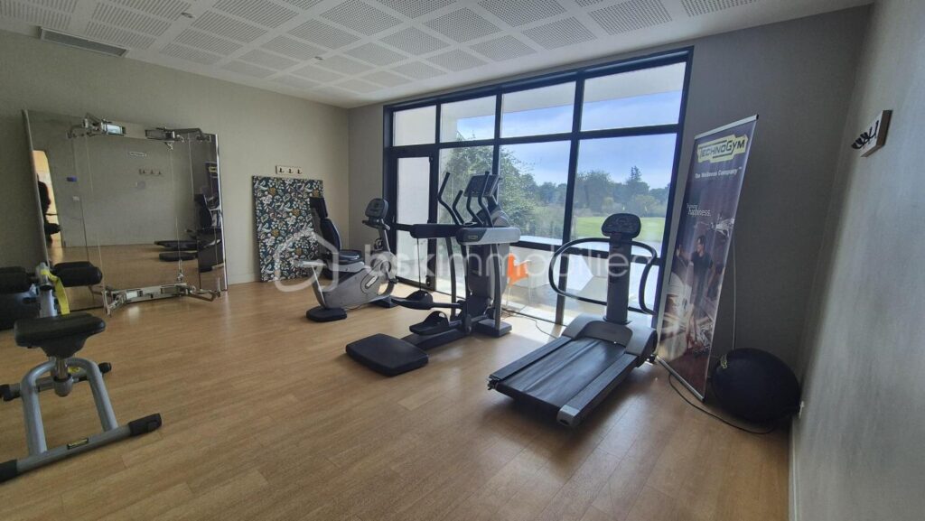 A VENDRE APPARTEMENT T2 DE 38M² A SAINT CYPRIEN PLAGE – HORIZON DU GOLF – TERRASSE – ASCENSEUR – PARKING PRIVATIF – VENDU MEUBLE – SOUS BAIL COMMERCIAL – 2 pièces – 1 chambre – 38 m²