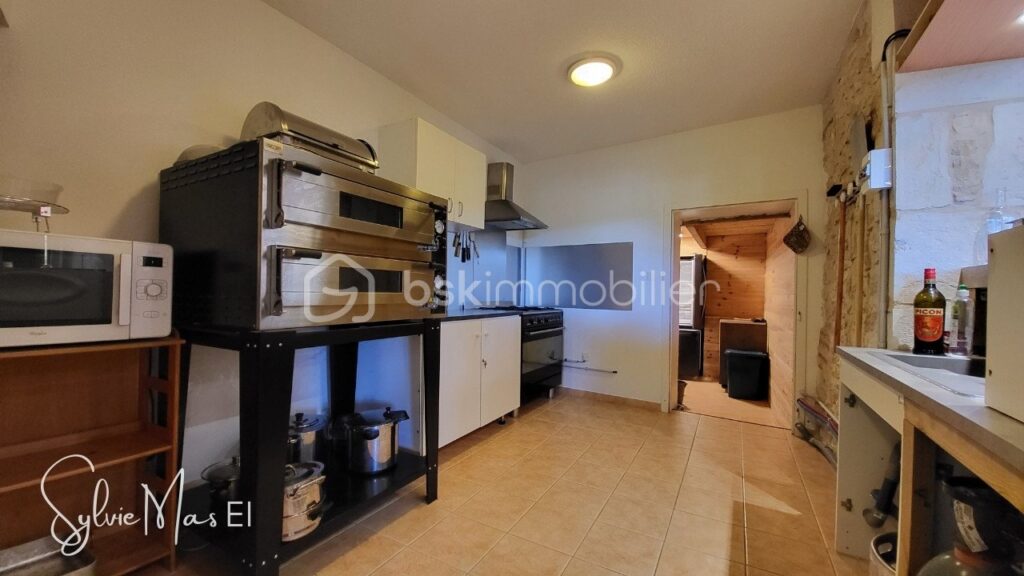 Maison et gîte 15 pièces – 2 piscines Parc arboré – 15 pièces – 9 chambres – 520 m²