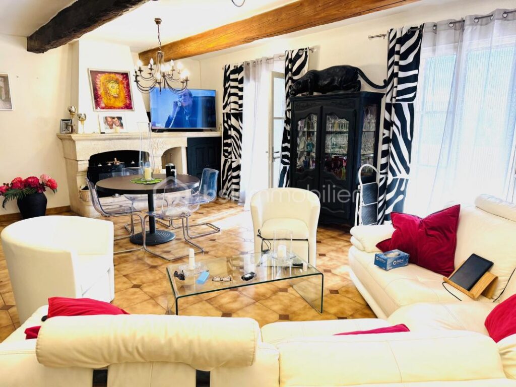 Propriété d’exception de 300m2 – Parc du LUBERON – Corbières en Provence – 10 pièces – 6 chambres – 301 m²