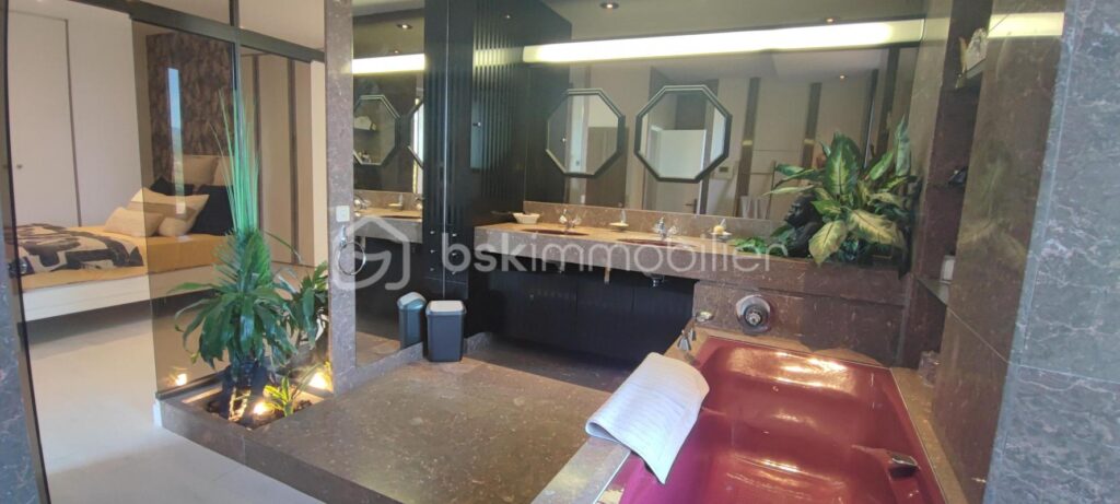 merveilleuse villa de caractere avec T2 indépendant piscine – 7 pièces – 4 chambres – 180 m²