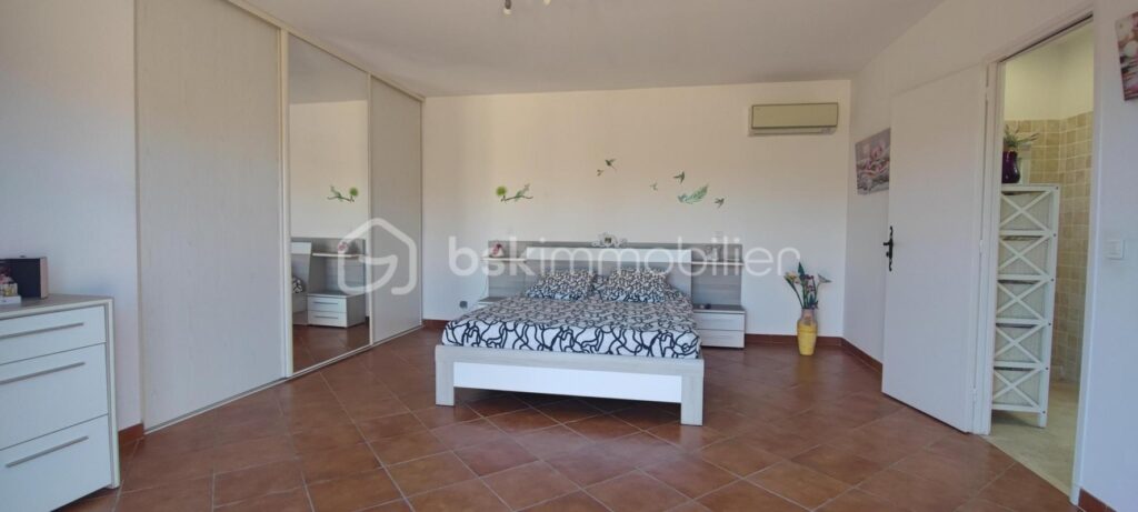 Magnifique Maison 160 m2 piscine – 5 pièces – 3 chambres – 160 m²