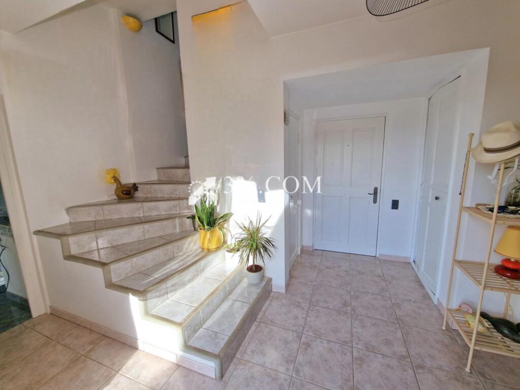 Villa de standing au coeur des Golfs de Saint-Raphaël – 6 pièces – 4 chambres – 196 m²