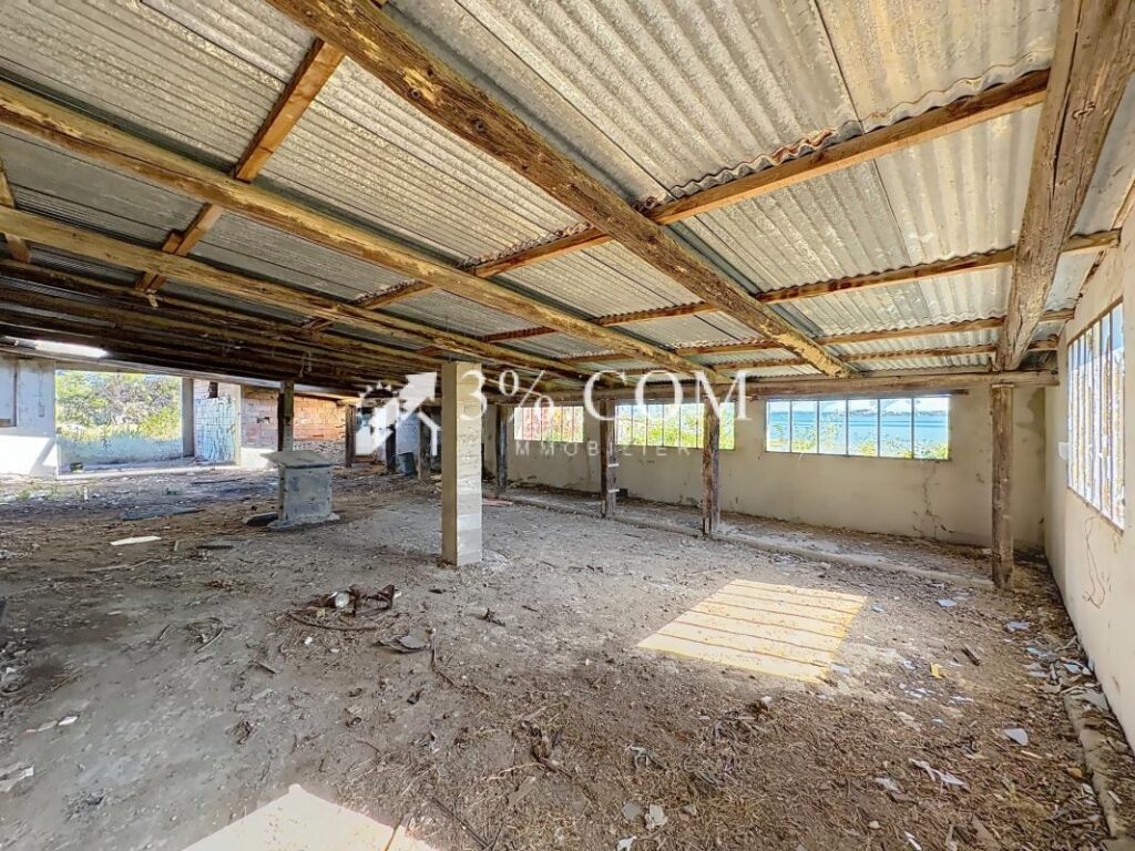 Grande propriété de 1.2 ha à rénover avec vue exceptionnelle – 12 pièces – 1 chambre – 195 m²