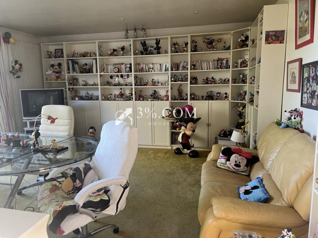 3%. COM IMMOBILIER À POITIERS – 7 pièces – 5 chambres – 281 m²