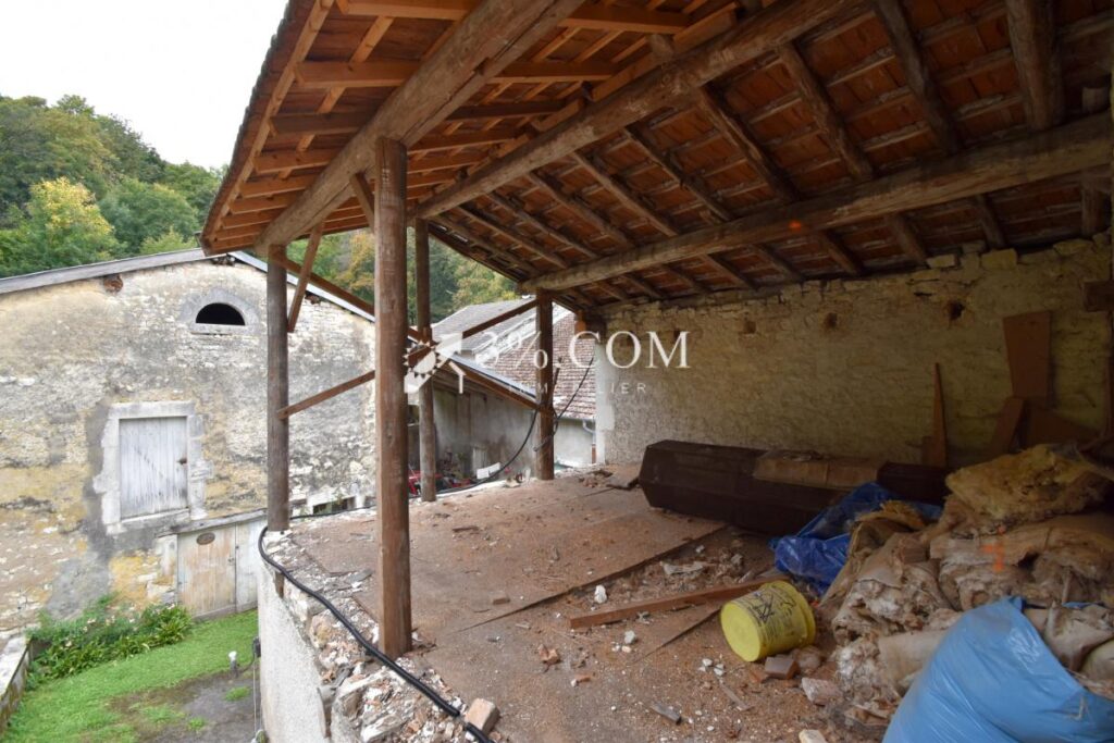 Ancien moulin de 154 m2, 3 chambres, 2 bureaux, dans écrin d – 5 pièces – 3 chambres – 153 m²