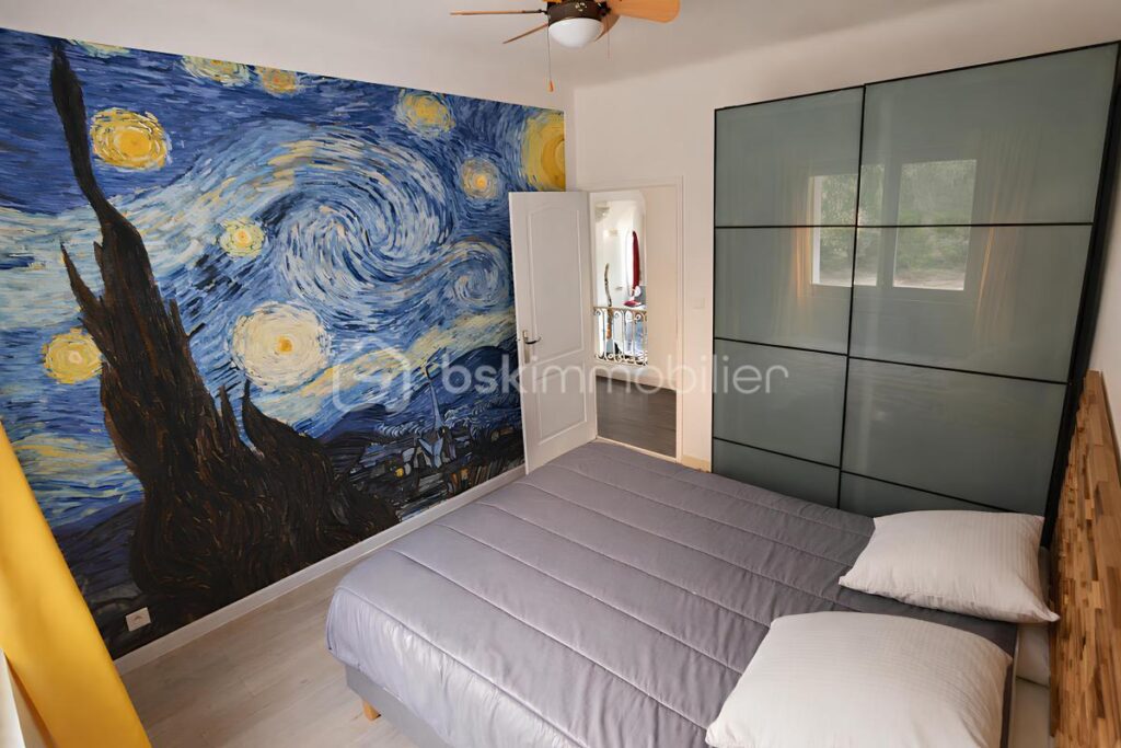 VILLA DE PLAIN-PIED VUE MER – 167 m² – TERRASSES – PISCINE – ROOF-TOP – À 50 MÈTRES DE LA MER – PROCHE PLAGES DES SABLETTES – 3 CHAMBRES + DÉPENDANCE – 599 000 € – 6 pièces – 4 chambres – 167 m²