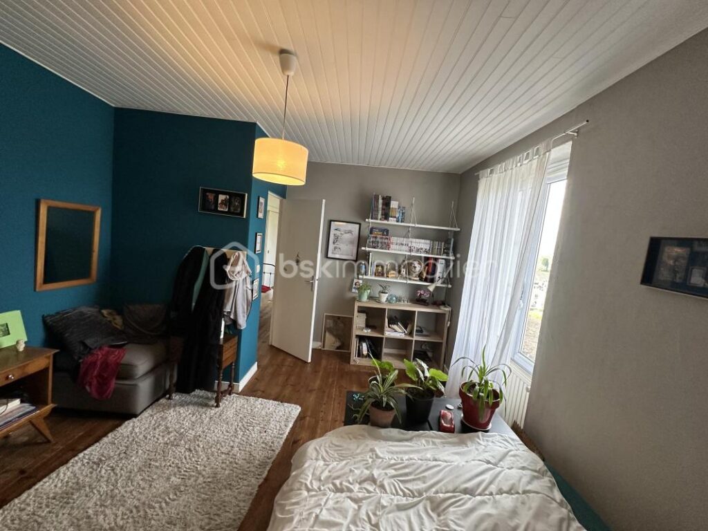 Maison en pierre avec dépendances et grand jardin – 5 pièces – 4 chambres – 132 m²