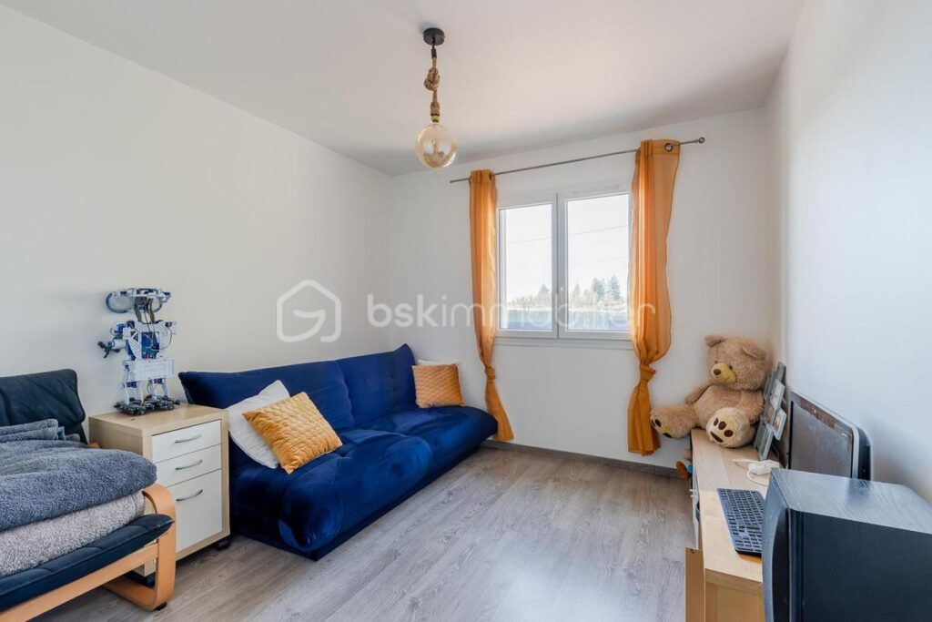 RARE MAISON PLAIN PIED DOUBLE GARAGE PISCINE SPA ET HAMMAM – 7 pièces – 4 chambres – 190 m²