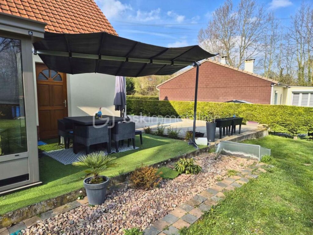 Maison individuelle 137m2, clé en main – Autonomie de plain‑pied – Vue sur étang – Terrain 860 m2 clos & garage – Aucun travaux – 4 pièces – 3 chambres – 137 m²