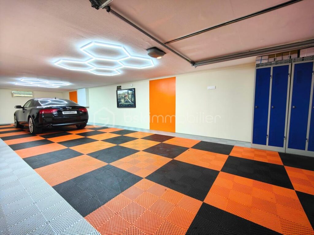 Maison d’exception dans un parc boisé privé avec tennis – 7 pièces – 4 chambres – 171 m²