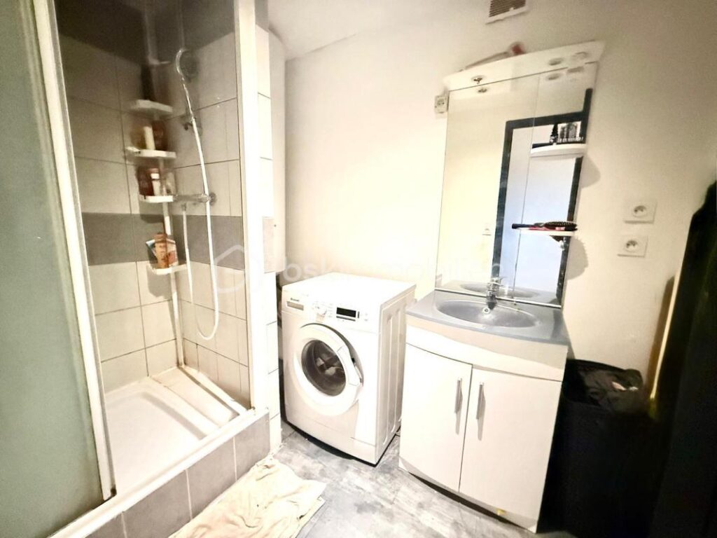 À VENDRE – VILLA 106 M² AVEC GARAGE + 2 APPARTEMENTS – À MEZEL – PRIX 338 000 € – 3 pièces – 2 chambres – 106 m²