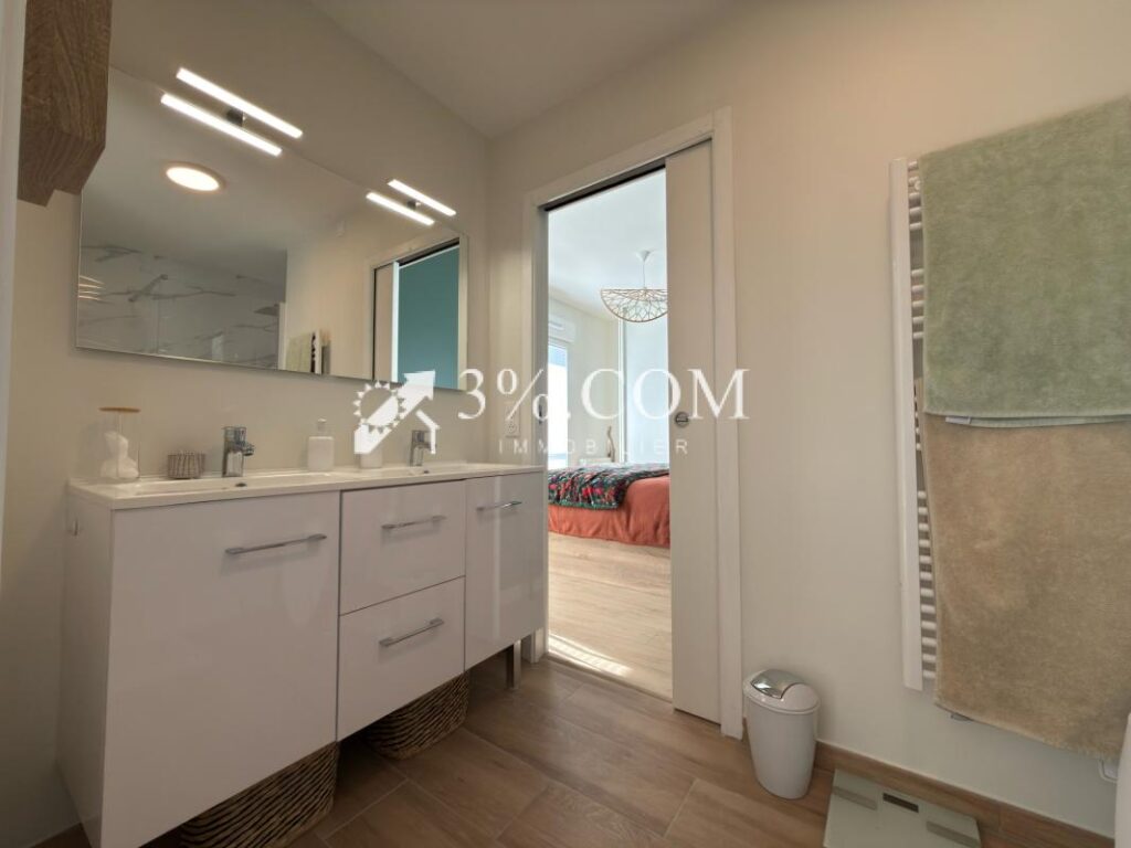 A VENDRE ROYAN PONTAILLAC – APPARTEMENT de 76 m2 – DERNIER E – 3 pièces – 1 chambre – 76 m²