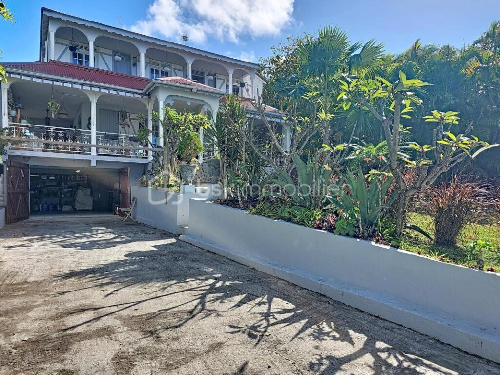 Villa de caractère 4 chambres Saint Francois – 6 pièces – 4 chambres – 165 m²