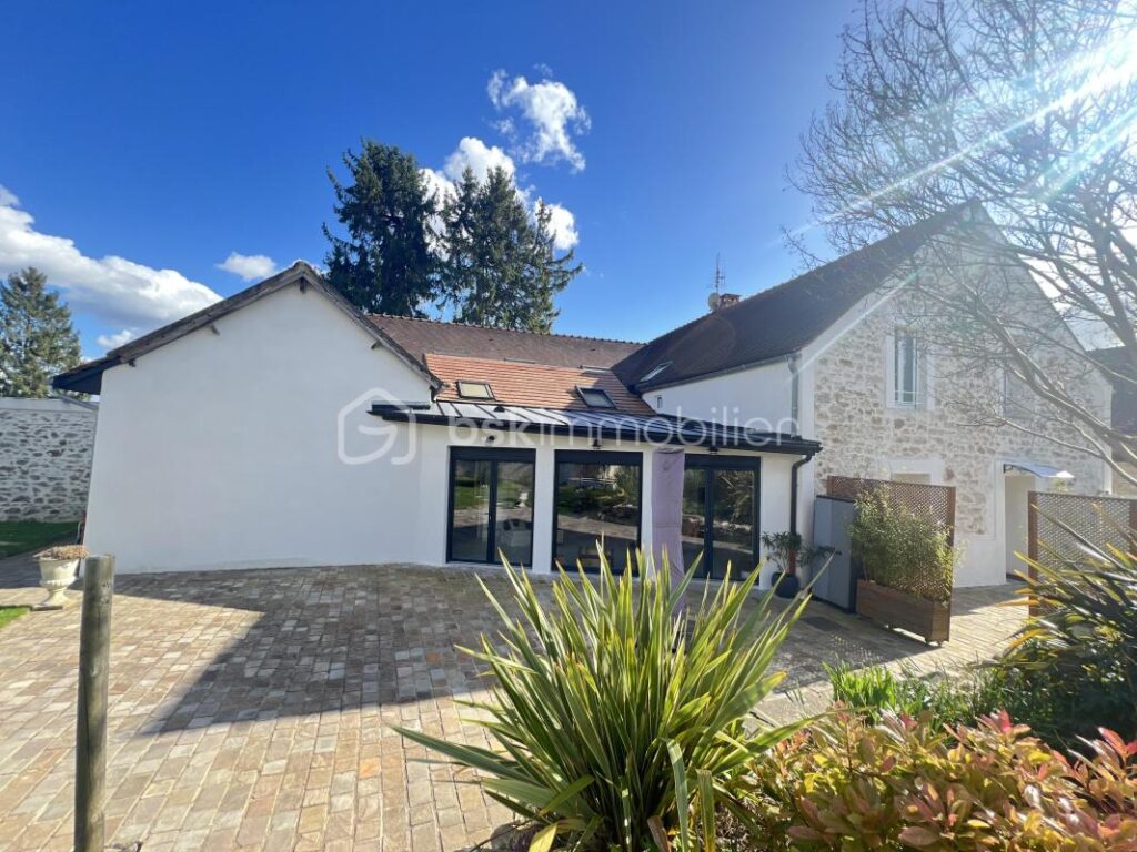 🏡 Maison de caractère rénovée – Lardy Bourg – 5 pièces – 3 chambres – 139 m²