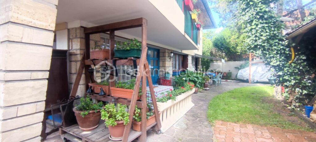 Maison Rare aux Volumes Exceptionnels de 230 M² – 8 pièces – 4 chambres – 230 m²