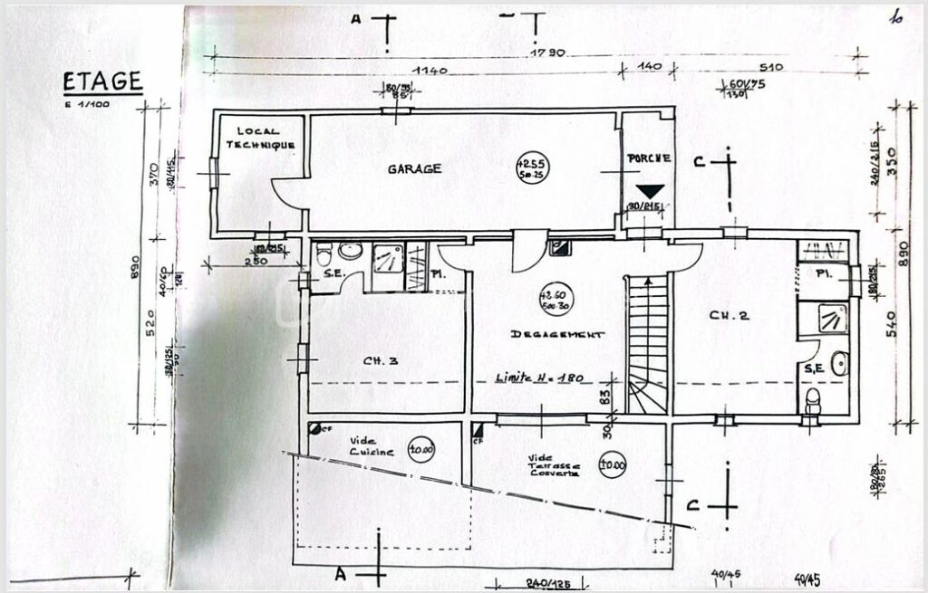 Seillans- Authentique maison de campagne, conforme moderne et panorama d’exception – 5 pièces – 4 chambres – 167 m²
