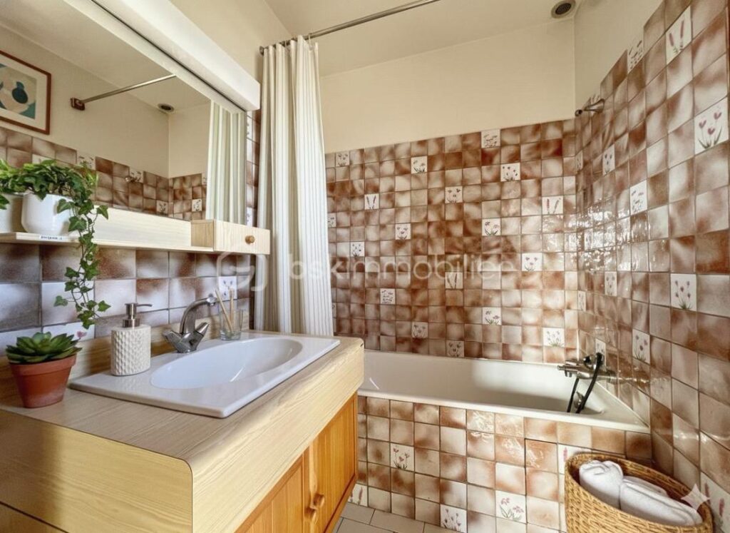 Marly-le-Roi – Spacieuse maison familiale avec vue dégagée sur Paris – 7 pièces – 4 chambres – 152 m²