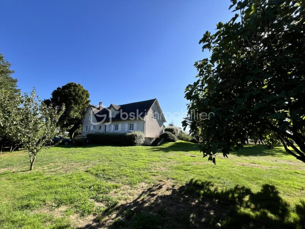 Magnifique maison de caractère sur son splendide parc arboré – 9 pièces – 6 chambres – 258 m²