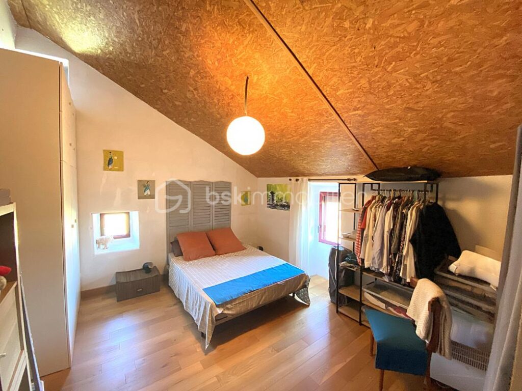 Charme, nature & autonomie – 147 m² + grange – Sud Aveyron – 5 pièces – 3 chambres – 147 m²