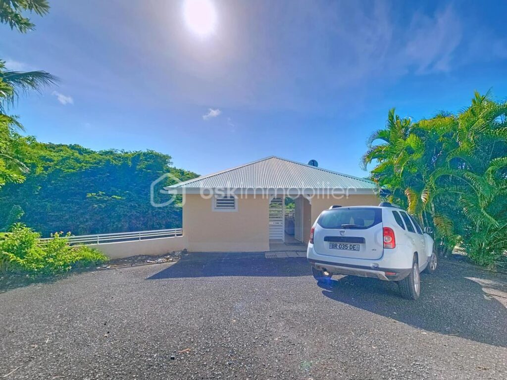 Villa T3 avec vue mer, piscine Saint François – 3 pièces – 2 chambres – 88 m²