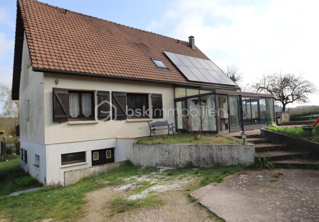 Grande maison aux beaux volumes (8 pièces 175m²) 5 ou 6 chambres avec sous-sol total (85m²) – 8 pièces – 6 chambres – 175 m²