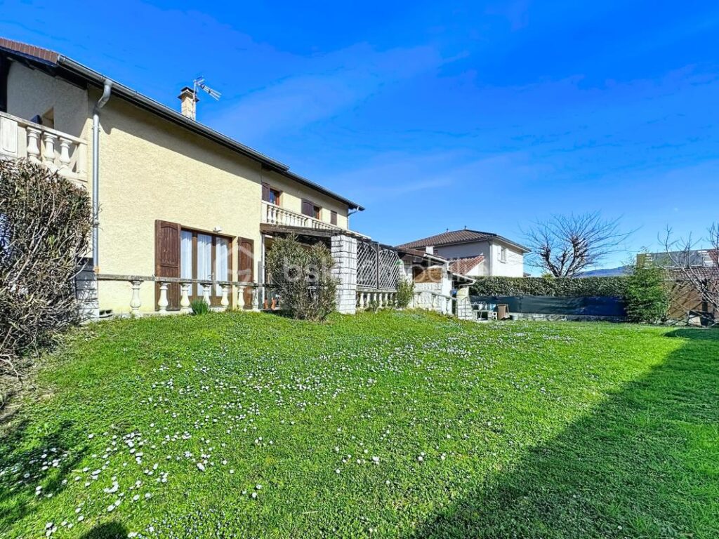 Maison familiale au calme avec terrasse et garage – Moirans (Chemin des Mûriers – 5 pièces – 3 chambres – 146 m²