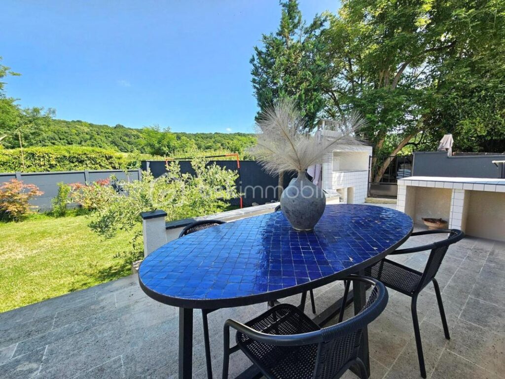 Mansart 7 pièces 216m² indépendant sous-sol DPE C – 7 pièces – 4 chambres – 151 m²