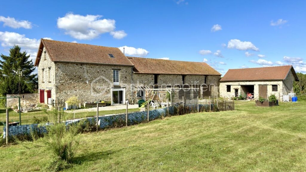 À vendre Authentique longère rénovée avec dépendances et grand terrain Saint-Gengoulph (proche Gandelu, 02) – 8 pièces – 5 chambres – 200 m²