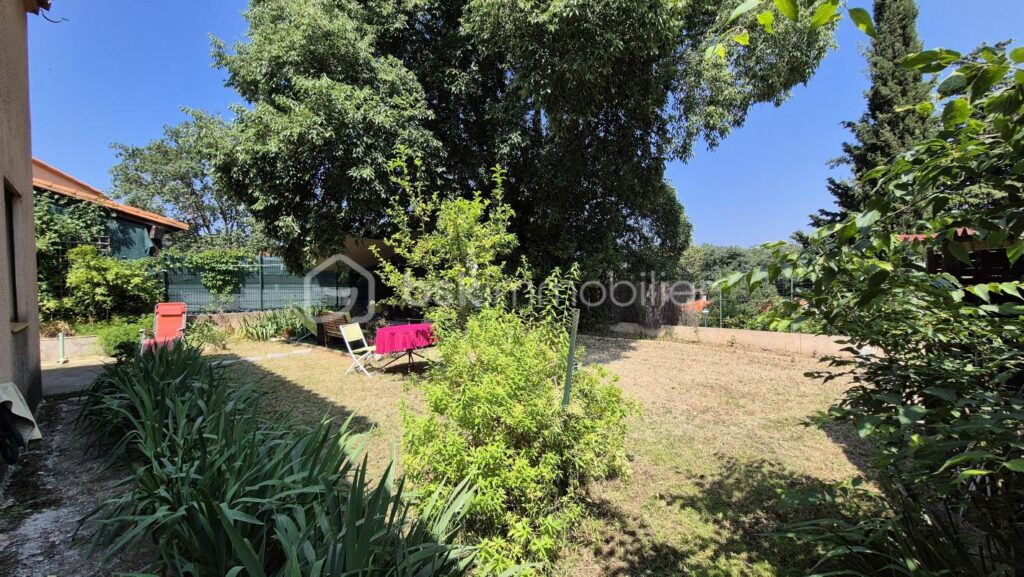 A VENDRE MAISON 3 FACES DE 131M² SUR TERRAIN DE 336M² A CERET – TROIS CHAMBRES – GARAGE – CLIMATISATION REVERSIBLE – VUE SUR LE VALLESPIR – AUCUN VIS A VIS – GARAGE – 6 pièces – 3 chambres – 131 m²