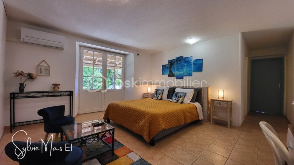 Maison et gîte 15 pièces – 2 piscines Parc arboré – 15 pièces – 9 chambres – 520 m²