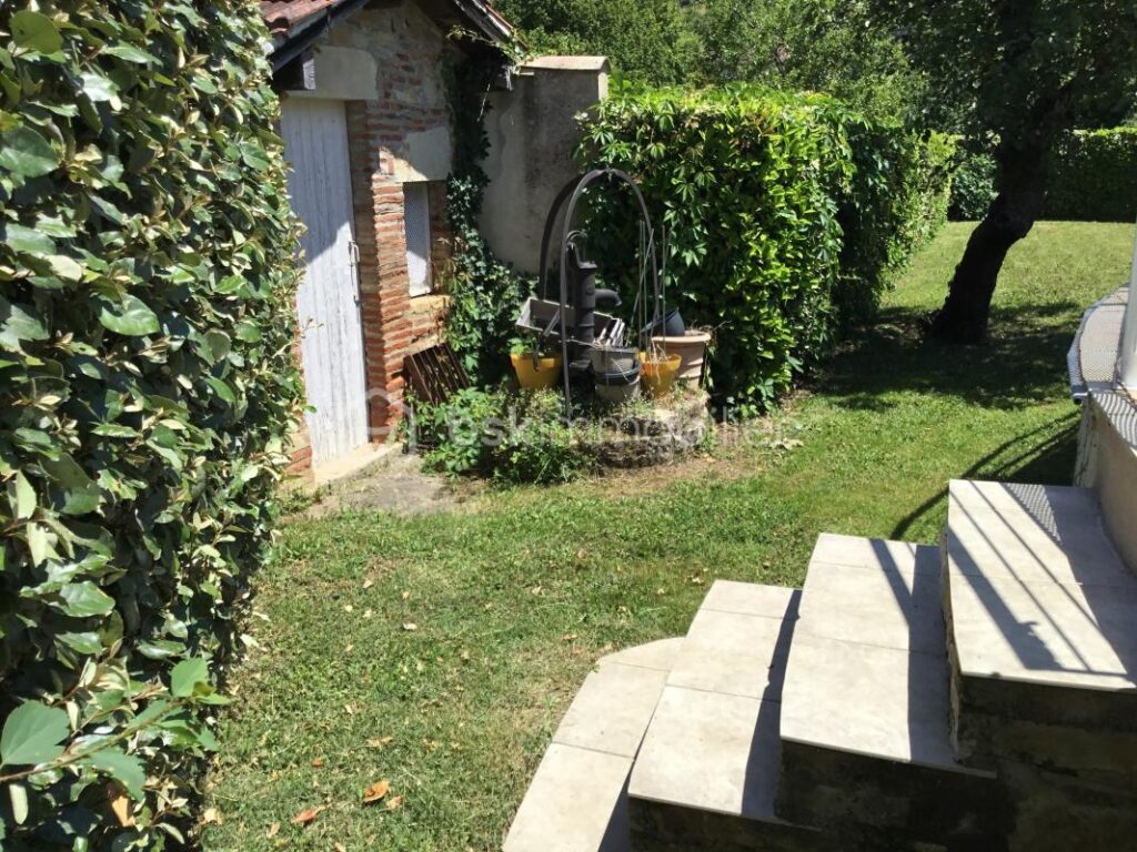 Une perle en centre village Saint Antonin Noble Val – 4 pièces – 3 chambres – 147 m²