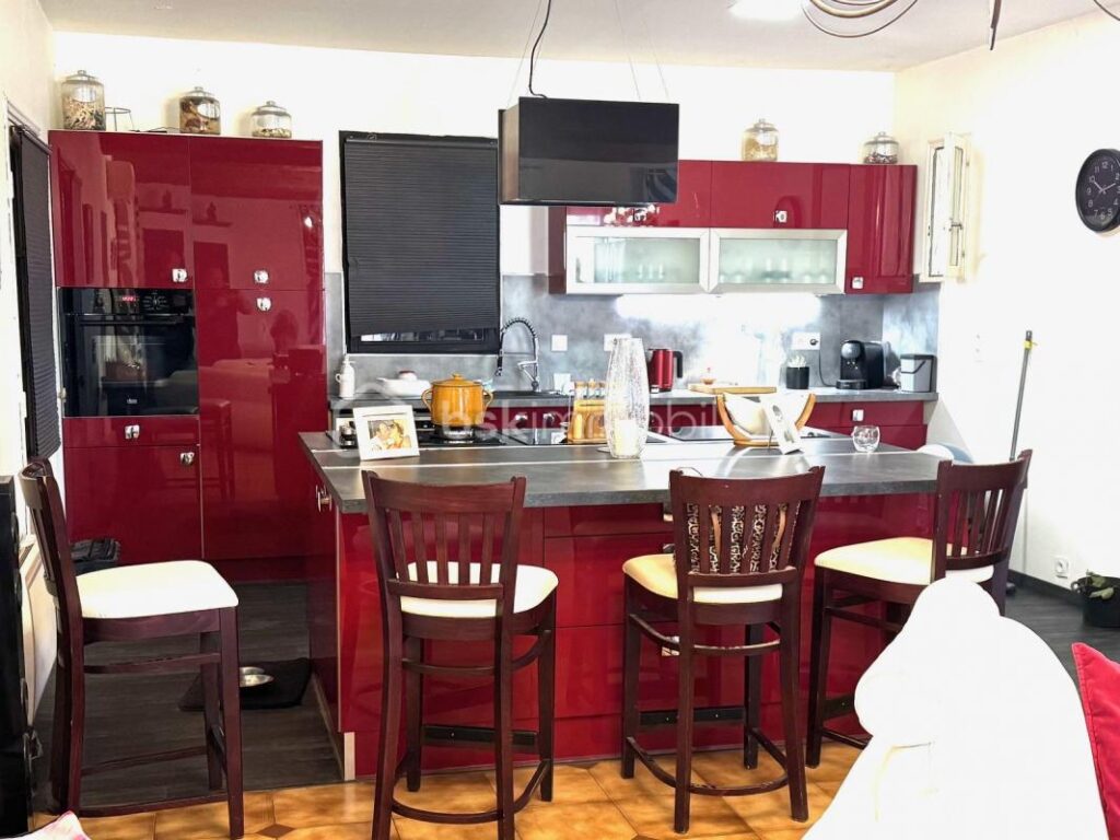 Propriété d’exception de 300m2 – Parc du LUBERON – Corbières en Provence – 10 pièces – 6 chambres – 301 m²