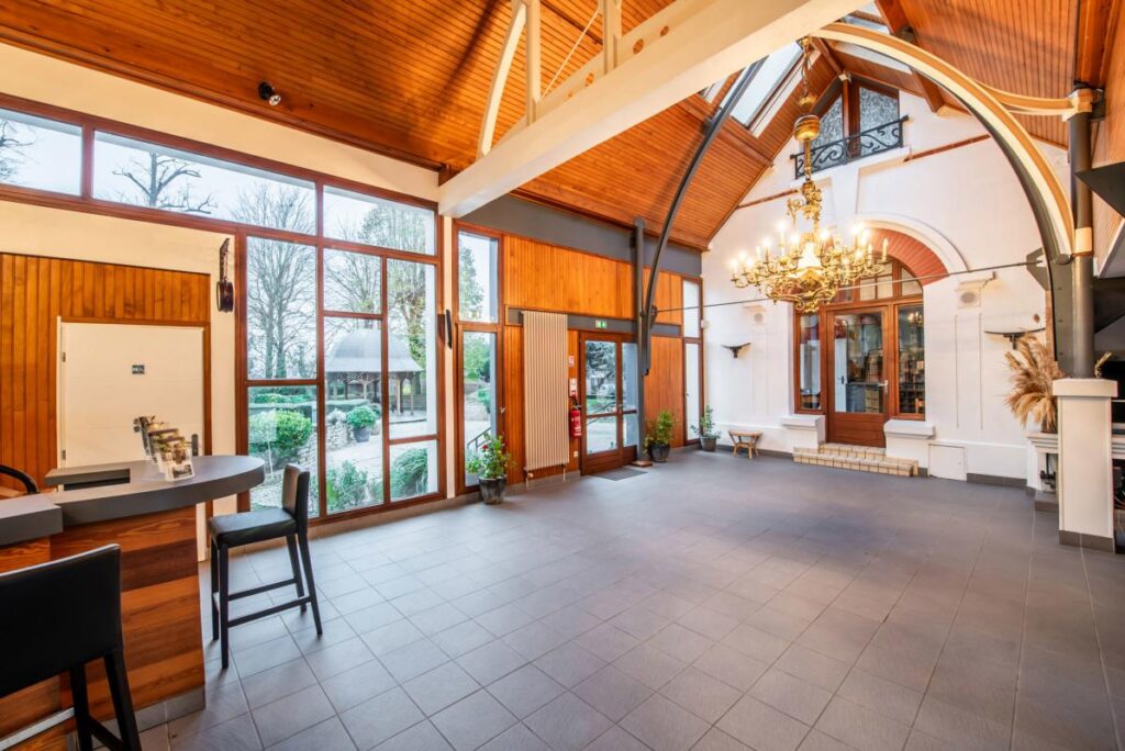 Manoir – 21 pièces – 8 chambres – 696 m²