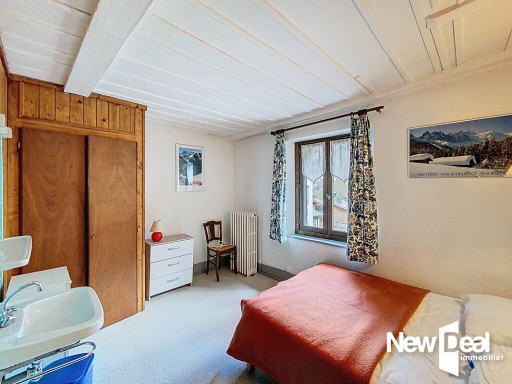 LES HOUCHES – MAISON DE PAYS – 15 pièces – 12 Chambres – 330 m² environ – Terrain 1897 m² – 15 pièces – 12 chambres – 333 m²