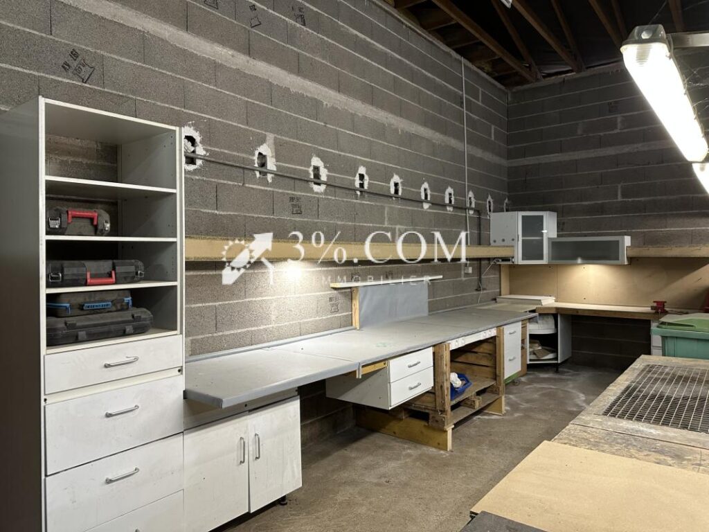 Locaux commerciaux avec logement 639 m2 DOMBASLE EN XANTOIS – 12 pièces – 6 chambres – 639 m²