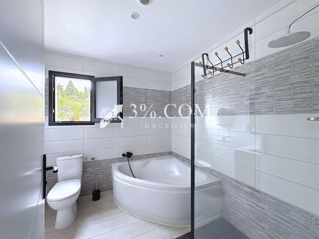 Belle maison contemporaine 6 pièces de 148 m2 avec piscine – 6 pièces – 4 chambres – 148 m²