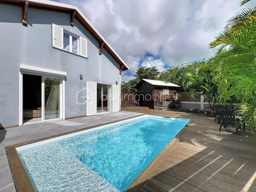 Ensemble immobilier villa et ses deux locatifs vue mer – 10 pièces – 7 chambres – 295 m²