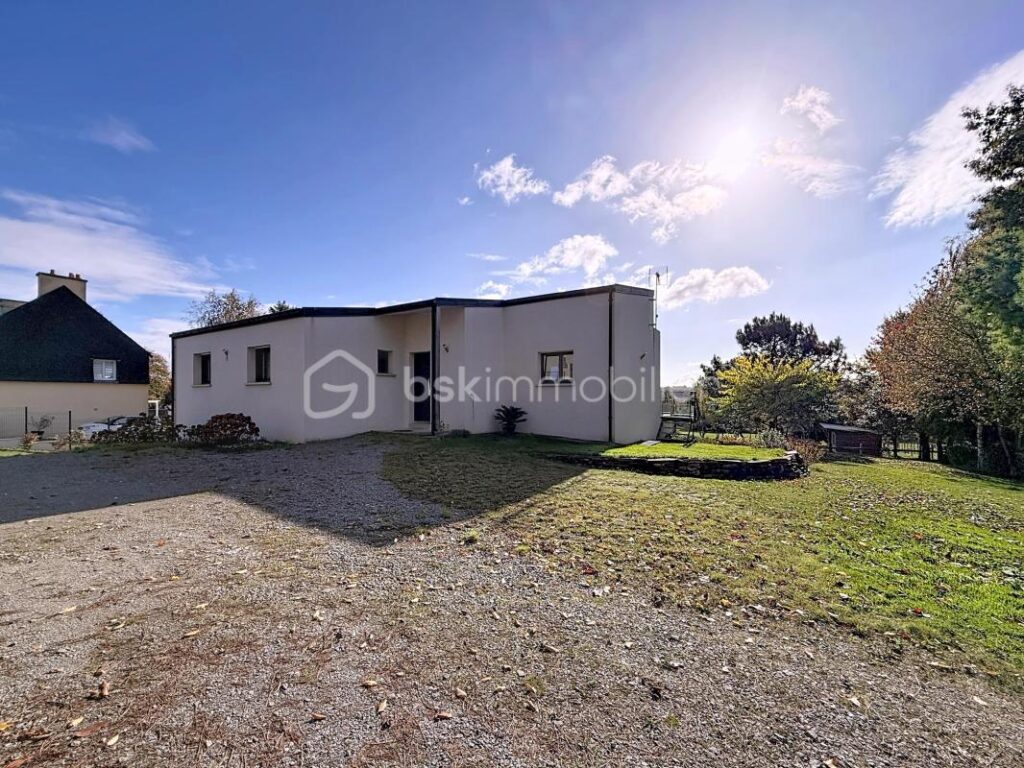 Maison contemporaine 136 m² – terrain 4 000 m² – grand séjour 60 m² – 10 min Redon – 5 pièces – 3 chambres – 136 m²