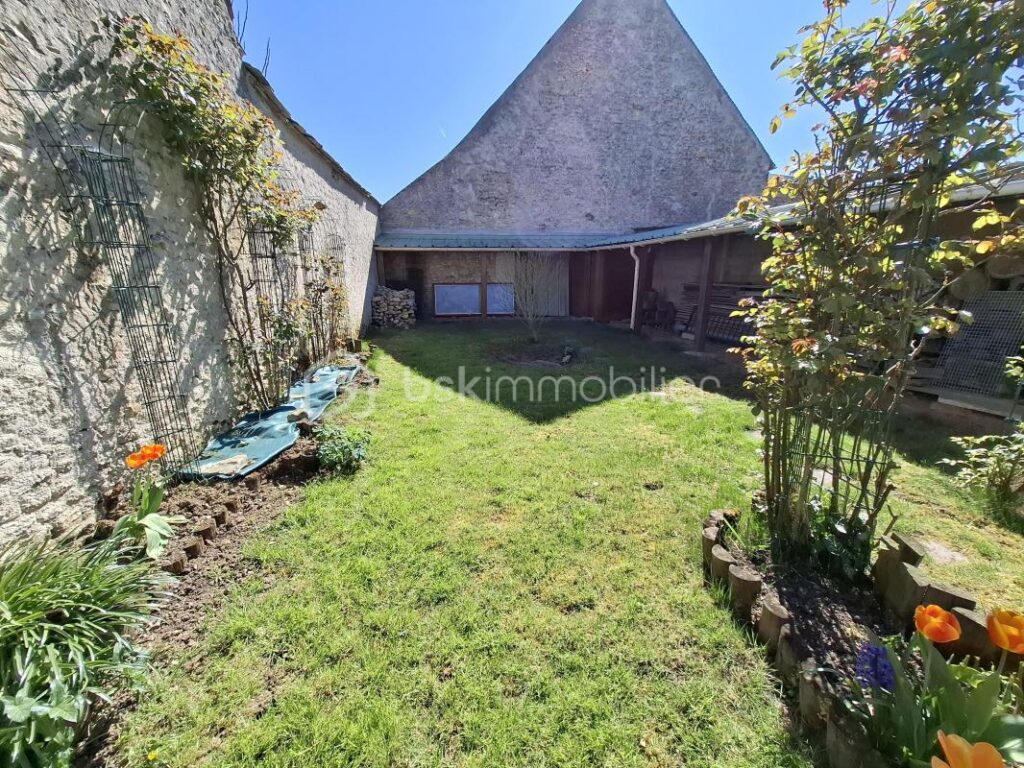 JOLIE MAISON EN PIERRE PRIX NEGOCIABLE – 4 pièces – 2 chambres – 91 m²