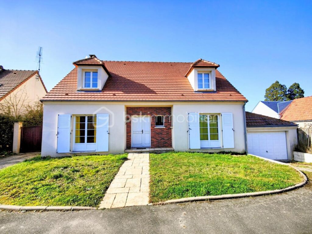 A l’abris des regards, belle maison familiale av 4 chambres et garage – 6 pièces – 4 chambres – 146 m²