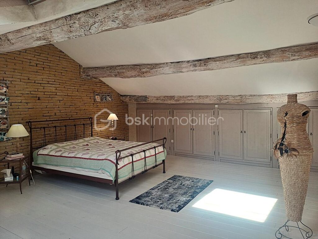 Lauragaise 230 m², piscine, parc et vue dégagée – 7 pièces – 5 chambres – 226 m²