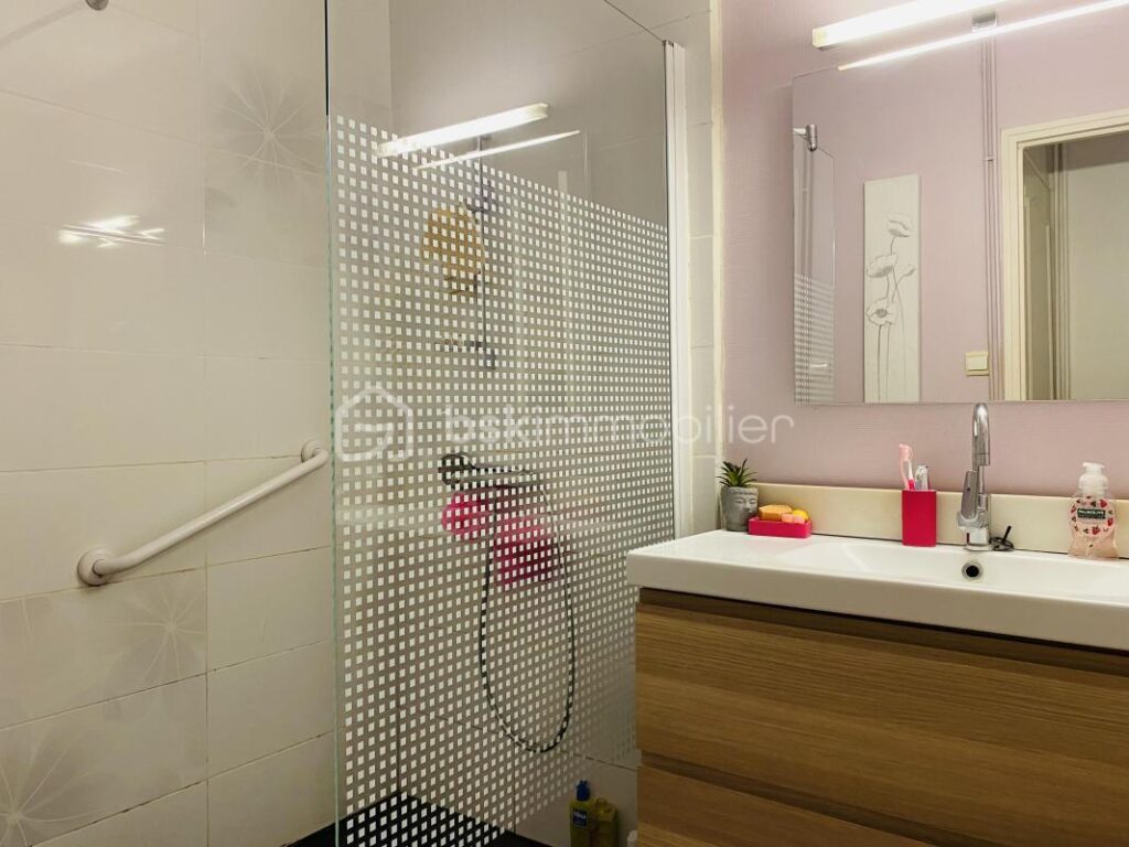 MAISON DE 190 m2-TERRAIN 15199 M2- 4 CHAMBRES-2 SALLES D’EAU-2 WC-PISCINE-GARAGE-ECURIE 33M2 – 7 pièces – 4 chambres – 190 m²