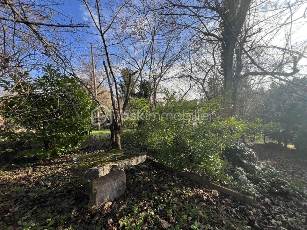 Marly-le-Roi – Spacieuse maison familiale avec vue dégagée sur Paris – 7 pièces – 4 chambres – 152 m²