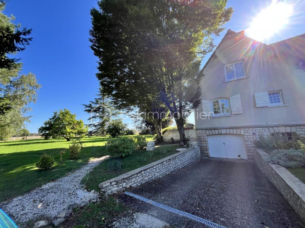 Magnifique maison de caractère sur son splendide parc arboré – 9 pièces – 6 chambres – 258 m²