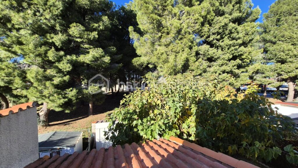 A VENDRE MAISON DEUX FACES TRAVERSANTE DE 152M² SUR TERRAIN DE 261M² A SAINT ANDRE – VUE SUR LES ALBERES – QUATRE CHAMBRES – GARAGE – CLIMATISATION REVERSIBLE – CHEMINEE – AUCUN VIS A VIS – 7 pièces – 4 chambres – 152 m²