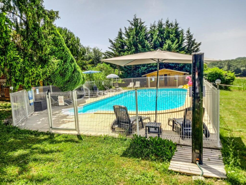 Charmante maison longère de 350m2 à Port-Sainte-Foy-et-Ponchapt – 15 pièces – 8 chambres – 350 m²