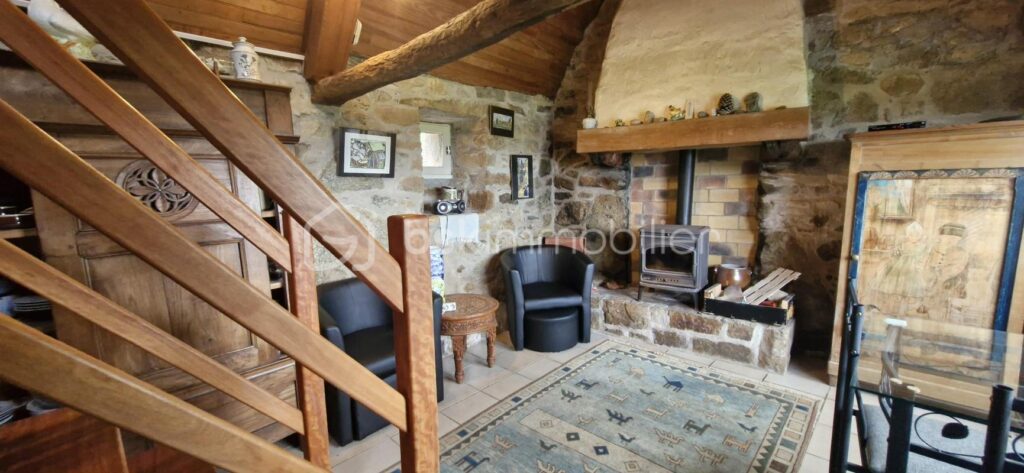 MAISON ET GITES EMPLACEMENT IDEAL! – 7 pièces – 4 chambres – 140 m²